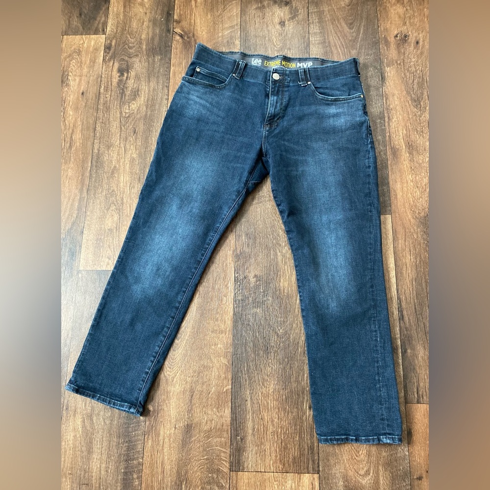 Lee in motion jeans 36x29